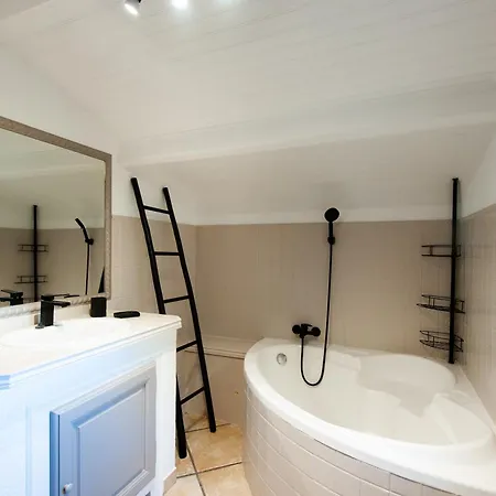 Holiday home Cerise - Maison Climatisee Avec Piscine *